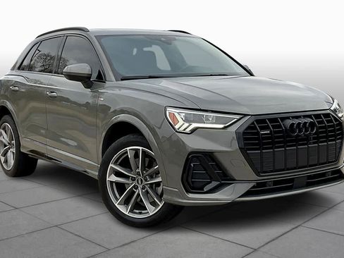Used 2022 Audi Q3 2.0T Premium Plus w/ Premium Plus Package image 2