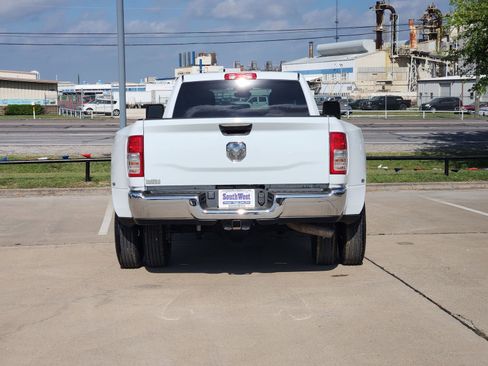 Used 2024 RAM 3500 Big Horn AWD/4WD image 8