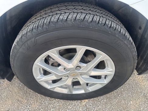 Used 2024 Chevrolet Equinox LT image 23