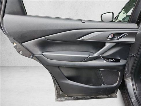 Used 2022 MAZDA CX-9 Touring Plus image 17