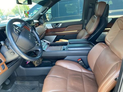 Used 2024 Lincoln Navigator L Reserve AWD/4WD image 4