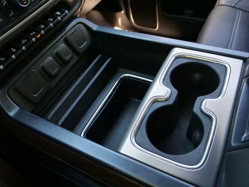 Used 2017 GMC Sierra 2500 Denali w/ Duramax Plus Package AWD/4WD image 14