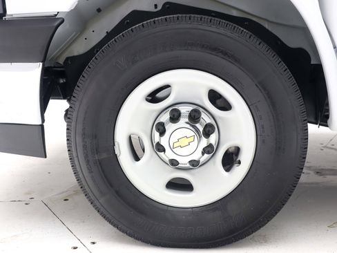 Used 2025 Chevrolet Express 3500 LT w/ LT Preferred Equipment Group RWD image 28
