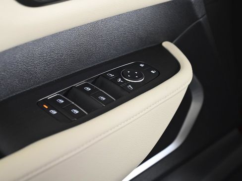 Used 2025 Nissan Armada Platinum image 24