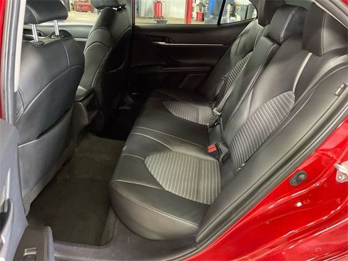 Used 2024 Toyota Camry SE image 21