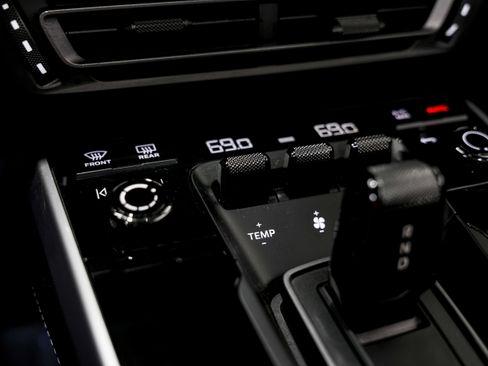 Used 2021 Porsche 911 Carrera S image 15