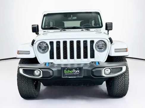 Used 2022 Jeep Wrangler Unlimited Sahara w/ Cold Weather Group AWD/4WD image 2