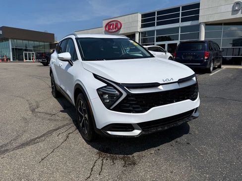 Certified 2025 Kia Sportage EX AWD/4WD image 4