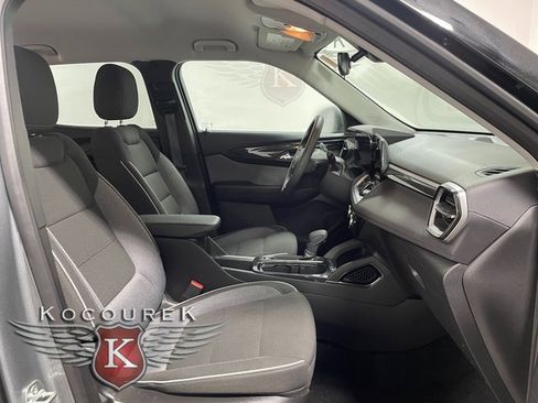 Used 2025 Chevrolet TrailBlazer LT w/ Driver Confidence Package image 22