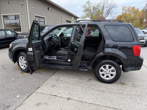 Used 2011 MAZDA Tribute i image 22