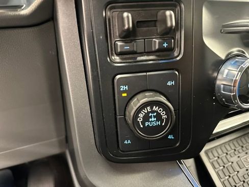Used 2024 Ford F150 Lariat w/ FX4 Off-Road Package image 30