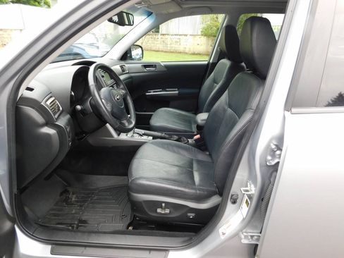 Used 2012 Subaru Forester 2.5X Limited AWD/4WD image 6