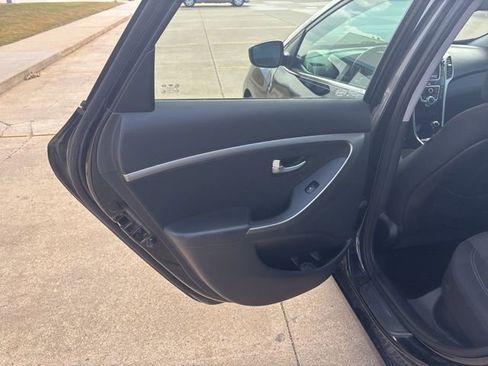 Used 2013 Hyundai Elantra GT w/ Touch & Go Pkg image 14