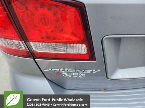 Used 2015 Dodge Journey SXT w/ Flexible Seating Group image 14