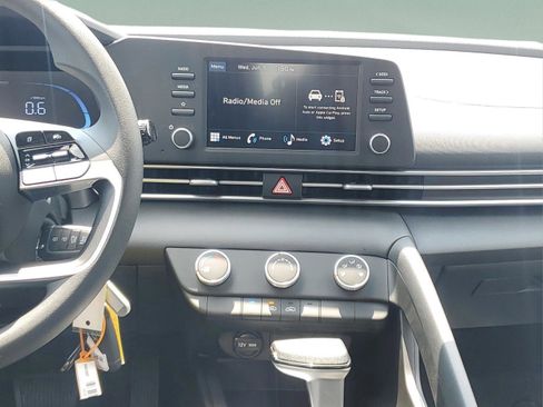 New 2026 Hyundai Elantra SE image 25