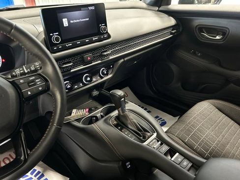 Certified 2025 Honda HR-V Sport image 29