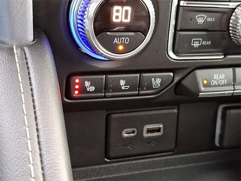 Used 2021 GMC Yukon XL SLT w/ Rear Media and Nav Package image 27