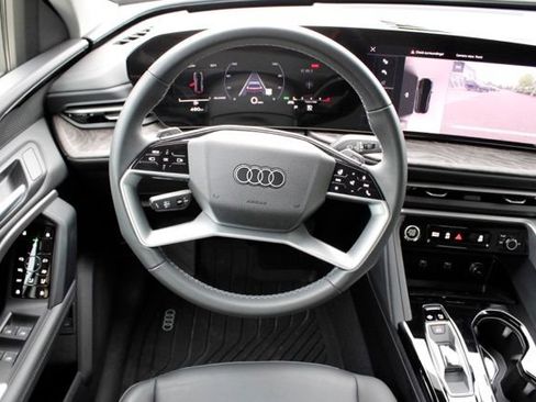 Used 2025 Audi Q5 Premium w/ Convenience Package AWD/4WD image 18