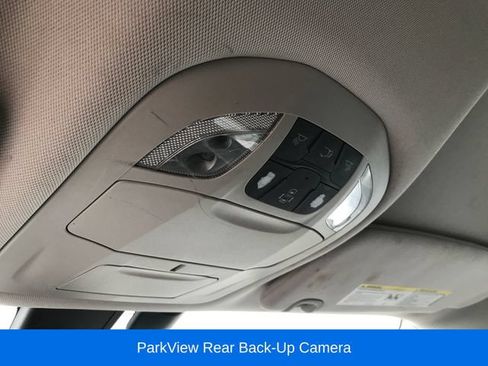 Used 2017 Chrysler Pacifica Touring-L FWD image 8