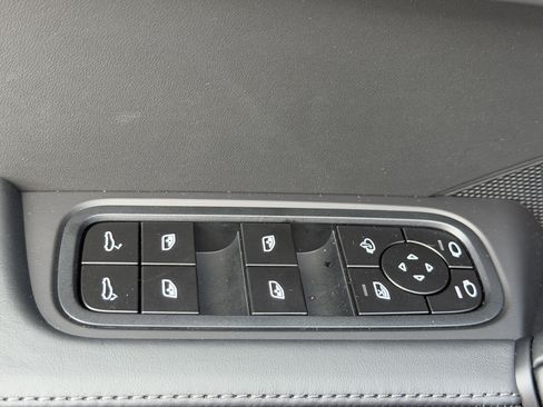 New 2026 Porsche Cayenne GTS image 24