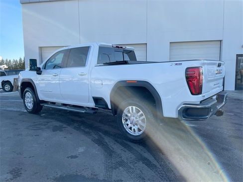 Used 2024 GMC Sierra 2500 SLT w/ SLT Premium Package image 3