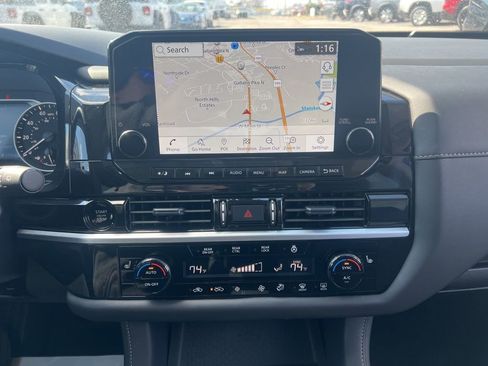 Used 2025 Nissan Pathfinder SL w/ SL Premium Package image 21