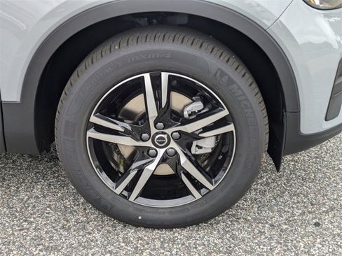 New 2025 Volvo XC40 B5 Core w/ Protection Package Premier image 11