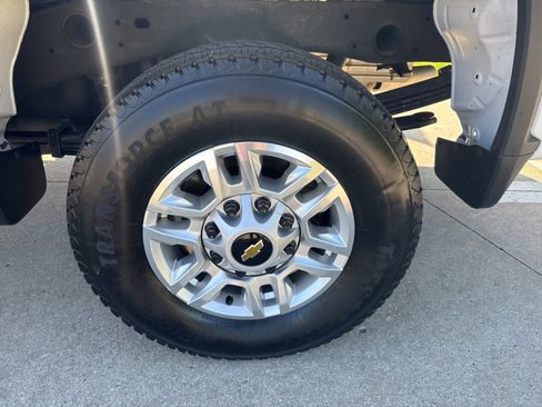 Used 2025 Chevrolet Silverado 2500 LT w/ Safety Package AWD/4WD image 11