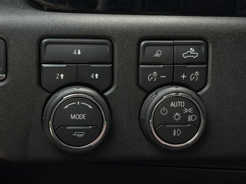 Used 2026 Chevrolet Silverado 3500 LT w/ All Star Edition AWD/4WD image 17