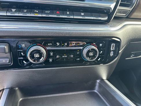 Used 2025 Chevrolet Silverado 2500 High Country w/ Technology Package AWD/4WD image 23