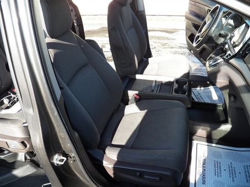 Used 2018 Honda Odyssey EX image 12