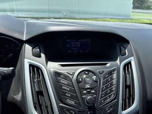 Used 2013 Ford Focus SE FWD image 19