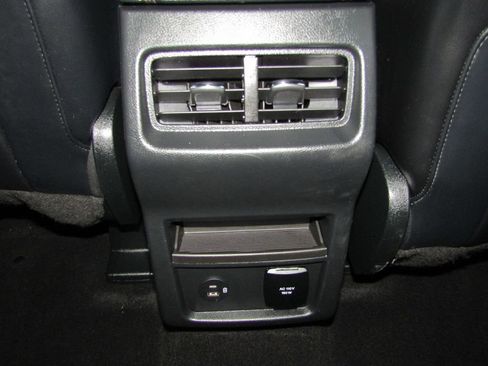 Used 2022 Ford Edge ST-Line image 37