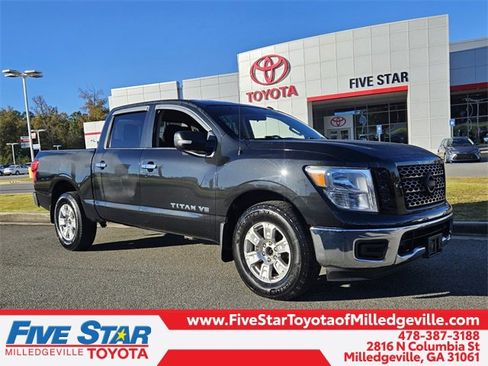 Used 2019 Nissan Titan SV image 1