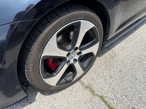 Used 2016 Volkswagen GTI SE w/ Lighting Package (SEL) FWD image 9