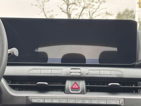 Used 2025 Kia K4 LXS image 17