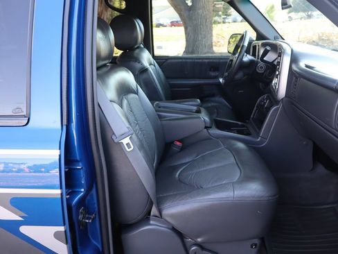 Used 2003 GMC Sierra 3500 SLE AWD/4WD image 21