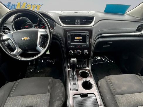 Used 2017 Chevrolet Traverse LT w/ Style and Technology Package AWD/4WD image 10