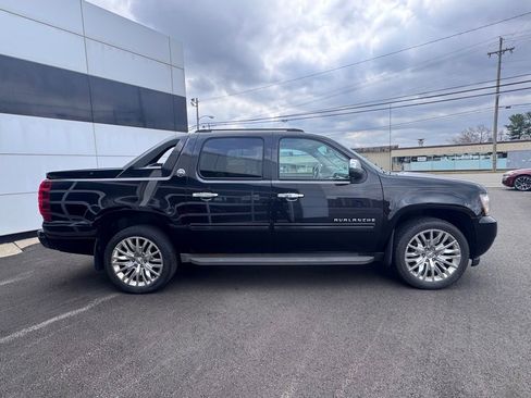 Used 2013 Chevrolet Avalanche LT AWD/4WD image 8
