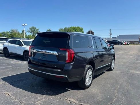 Used 2023 GMC Yukon XL SLT w/ SLT Premium Package AWD/4WD image 5