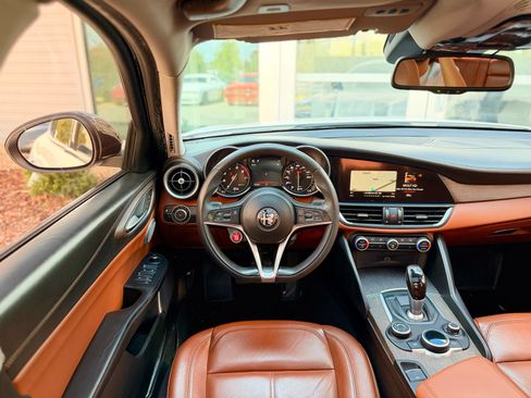 Used 2017 Alfa Romeo Giulia Ti RWD image 34