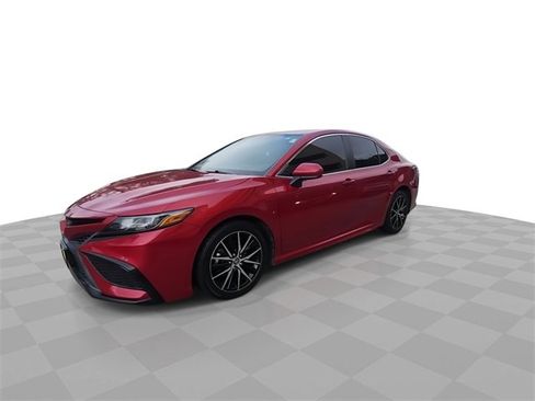 Used 2021 Toyota Camry SE image 4