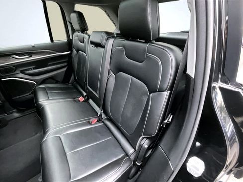 Used 2022 Jeep Grand Cherokee Limited 4xe w/ Luxury Tech Group II image 13