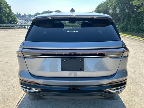 Used 2024 Lincoln Nautilus Premier w/ Equipment Group 102A AWD/4WD image 4