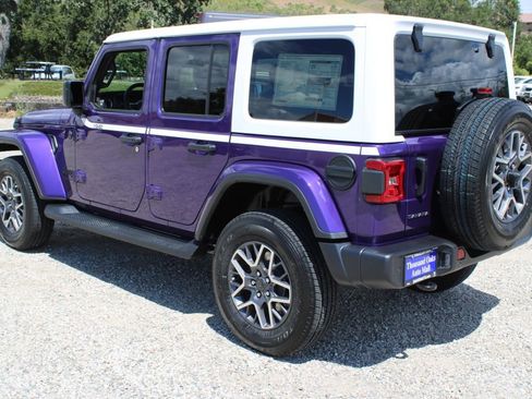 New 2026 Jeep Wrangler Unlimited Sahara w/ Whitecap Package AWD/4WD image 6