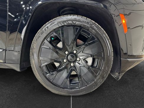 Used 2025 Jeep Wagoneer S Launch Edition image 37