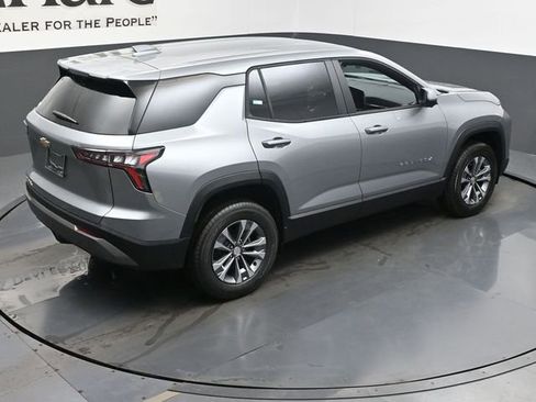 New 2026 Chevrolet Equinox LT w/ Safety and Technology Package FWD image 18