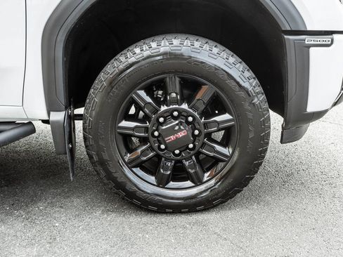 Used 2024 GMC Sierra 2500 AT4 w/ AT4 Preferred Package AWD/4WD image 5