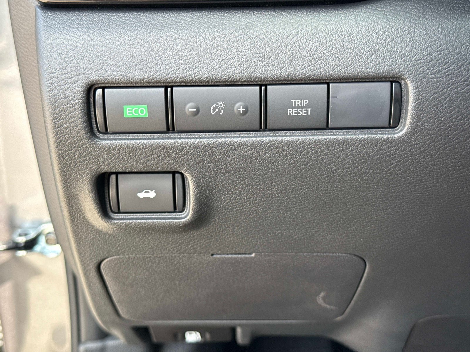 Used 2023 Nissan Sentra SV w/ SV Premium Package FWD image 31