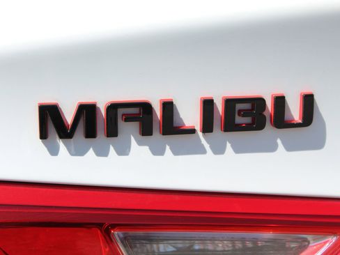 Used 2018 Chevrolet Malibu LT w/ Redline Edition image 26